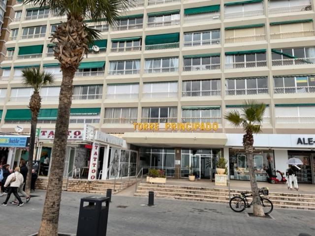 Precioso Apartamento A Estrenar En Primera Linea De Playa Benidorm Exteriör bild