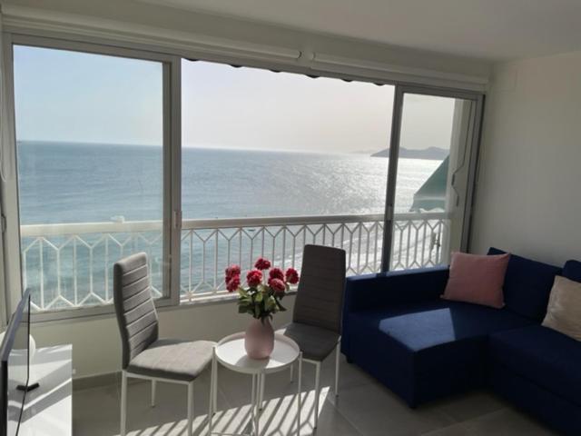Precioso Apartamento A Estrenar En Primera Linea De Playa Benidorm Exteriör bild