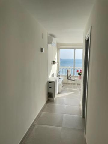 Precioso Apartamento A Estrenar En Primera Linea De Playa Benidorm Exteriör bild
