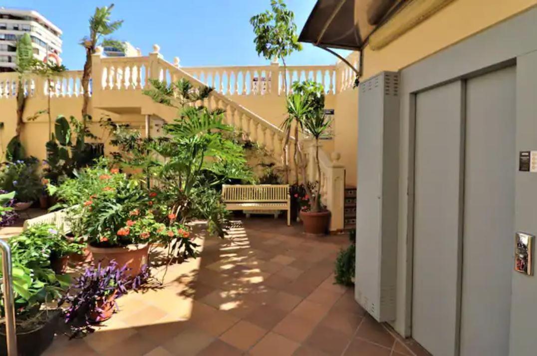 Precioso Apartamento A Estrenar En Primera Linea De Playa Benidorm Exteriör bild